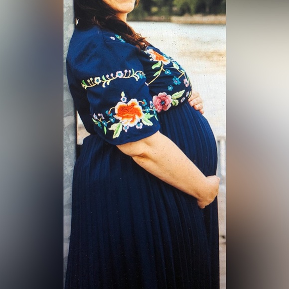Asos navy maternity dress perfect for your event! - Picture 2 of 3